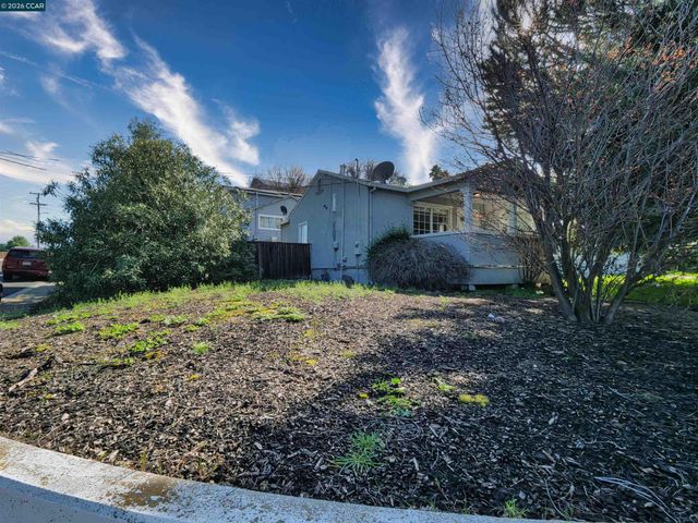 2901 Roosevelt Ln, Antioch, CA 94509