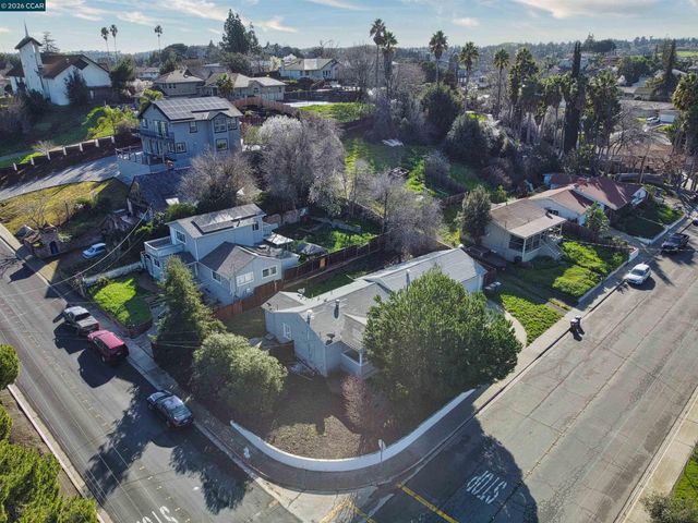2901 Roosevelt Ln, Antioch, CA 94509