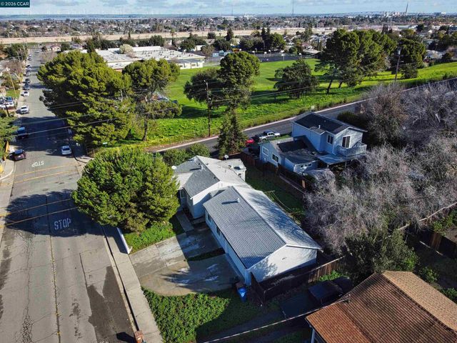 2901 Roosevelt Ln, Antioch, CA 94509