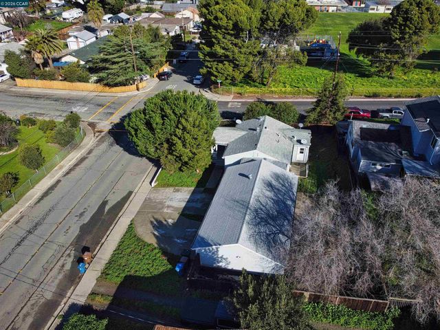 2901 Roosevelt Ln, Antioch, CA 94509