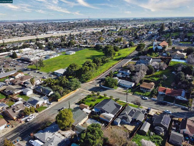 2901 Roosevelt Ln, Antioch, CA 94509