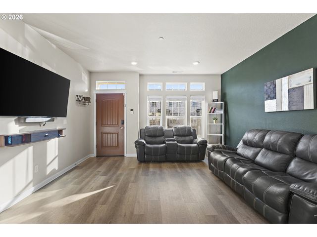 11449 Sw MONT BLANC St, Wilsonville, OR 97070