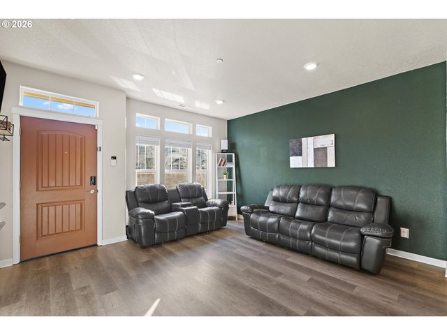 11449 Sw MONT BLANC St, Wilsonville, OR 97070