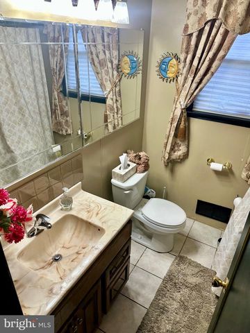 293 FRIENDSHIP RD, Drexel Hill, PA 19026