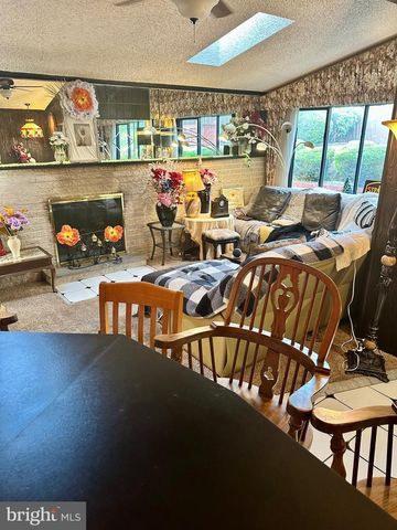 293 FRIENDSHIP RD, Drexel Hill, PA 19026