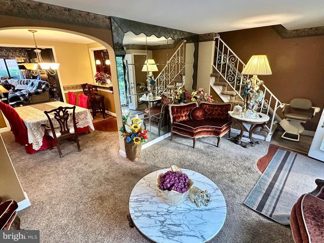 293 FRIENDSHIP RD, Drexel Hill, PA 19026