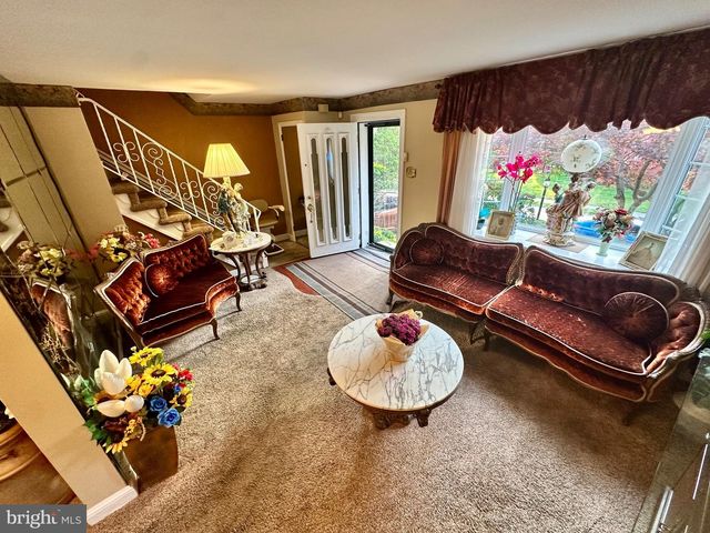 293 FRIENDSHIP RD, Drexel Hill, PA 19026