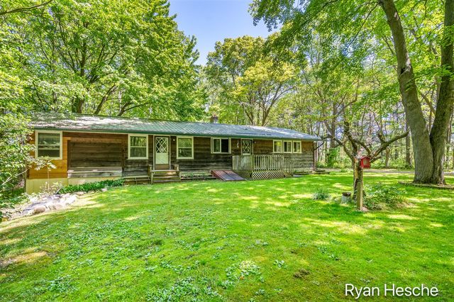8775 Peck Lake Road, Saranac, MI 48881