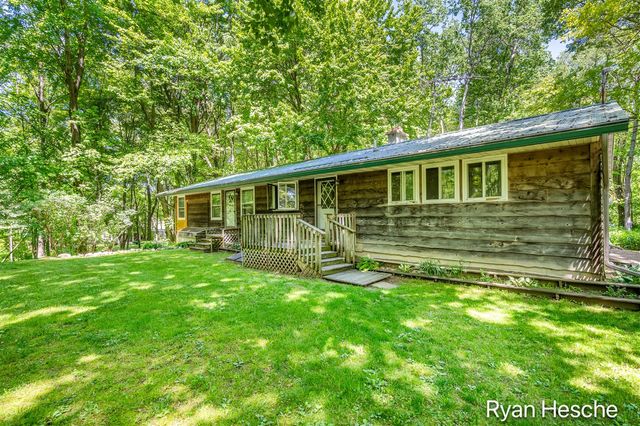 8775 Peck Lake Road, Saranac, MI 48881