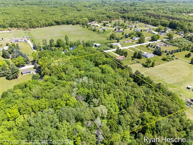 8775 Peck Lake Road, Saranac, MI 48881