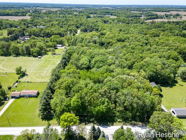 8775 Peck Lake Road, Saranac, MI 48881
