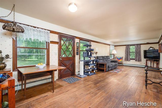 8775 Peck Lake Road, Saranac, MI 48881
