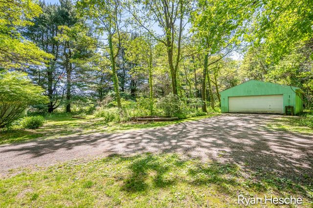 8775 Peck Lake Road, Saranac, MI 48881