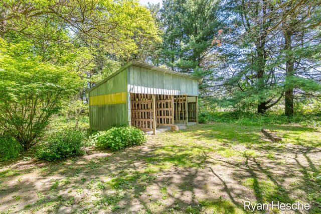 8775 Peck Lake Road, Saranac, MI 48881