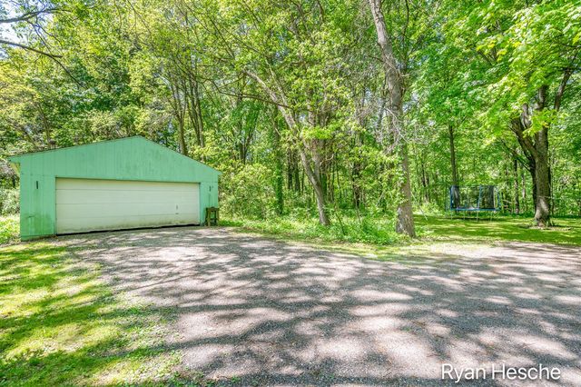 8775 Peck Lake Road, Saranac, MI 48881