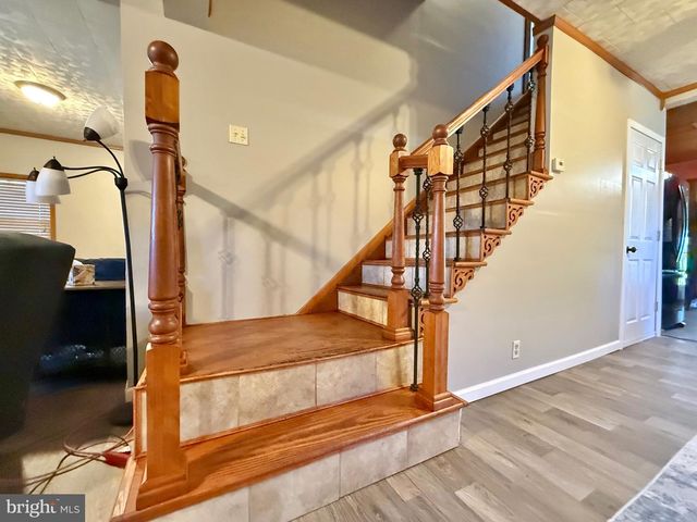 809 E WICONISCO AVE, Tower City, PA 17980