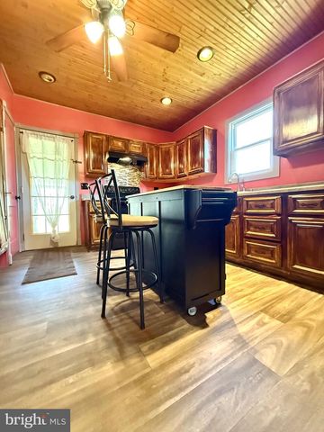 809 E WICONISCO AVE, Tower City, PA 17980