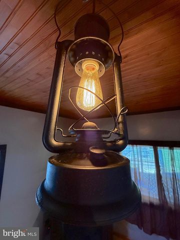 809 E WICONISCO AVE, Tower City, PA 17980