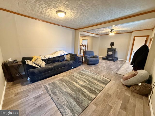 809 E WICONISCO AVE, Tower City, PA 17980