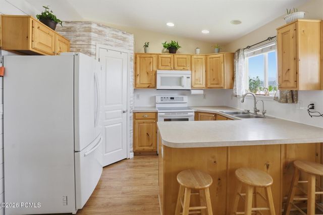 2647 S 2300, Syracuse, UT 84075