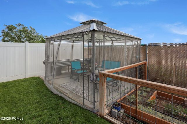 2647 S 2300, Syracuse, UT 84075