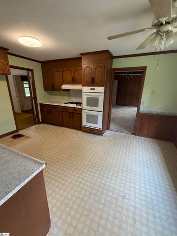 140 Loftis Drive, Pelzer, SC 29669