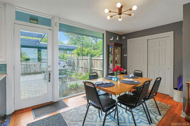 8 Edgewater Lane, Nyack, NY 10960