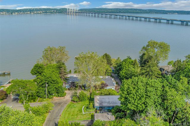 8 Edgewater Lane, Nyack, NY 10960