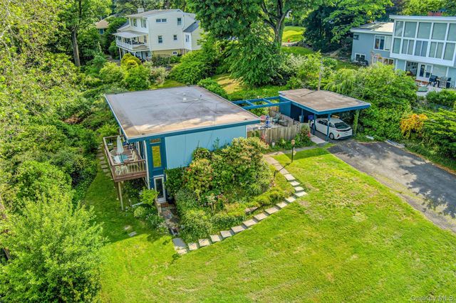 8 Edgewater Lane, Nyack, NY 10960