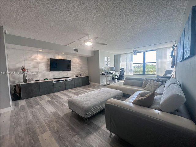 2766 S Carambola Cir S 404, Coconut Creek, FL 33066