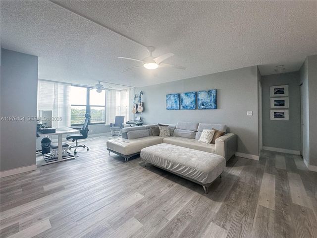 2766 S Carambola Cir S 404, Coconut Creek, FL 33066