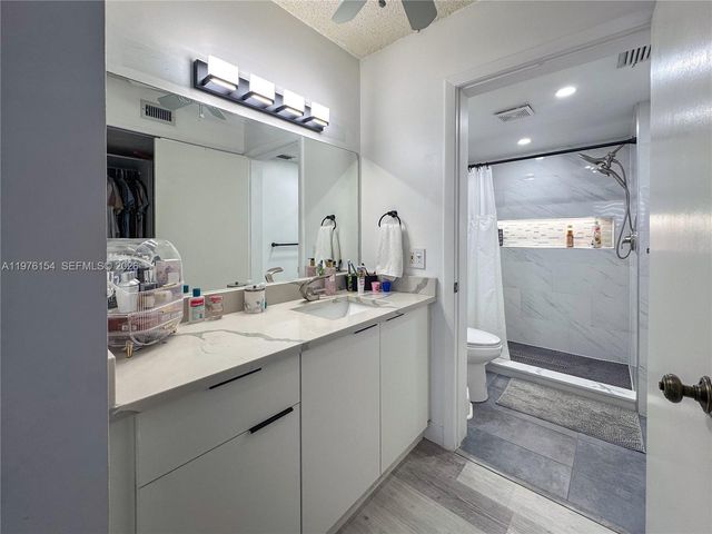 2766 S Carambola Cir S 404, Coconut Creek, FL 33066