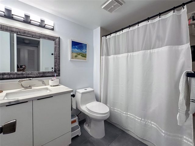 2766 S Carambola Cir S 404, Coconut Creek, FL 33066