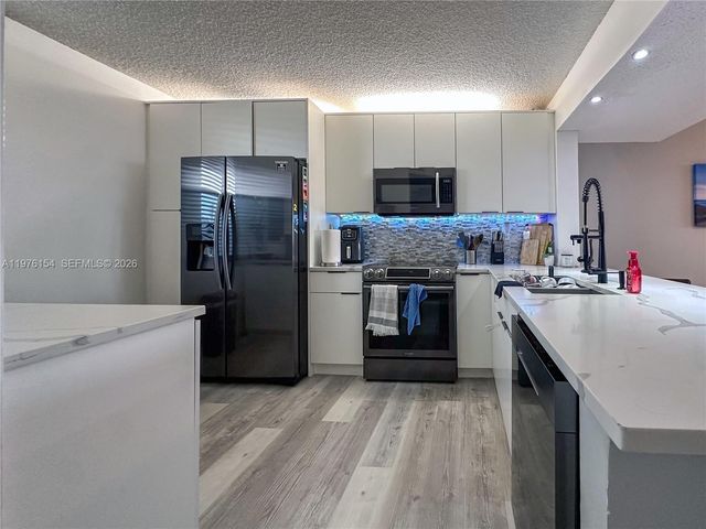 2766 S Carambola Cir S 404, Coconut Creek, FL 33066