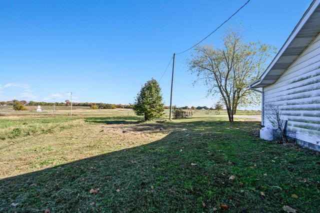 4763 Highway 39, Miller, MO 65707