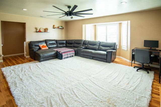 8077 Winfield Dr, Hilmar, CA 95324