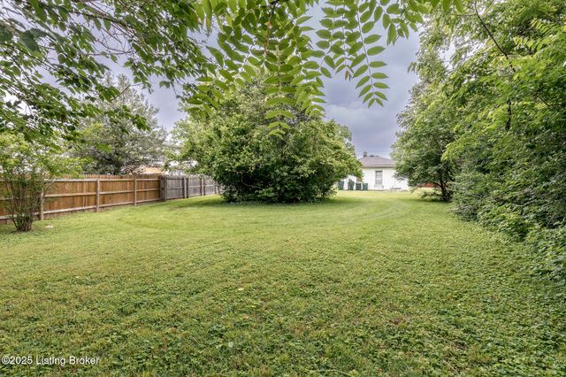 9416 Old Six Mile Ln, Louisville, KY 40299