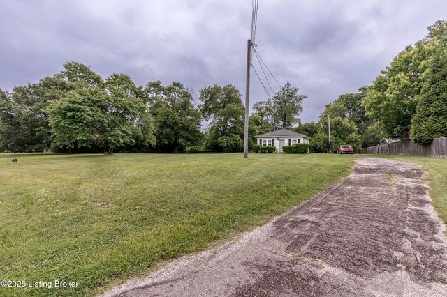 9416 Old Six Mile Ln, Louisville, KY 40299