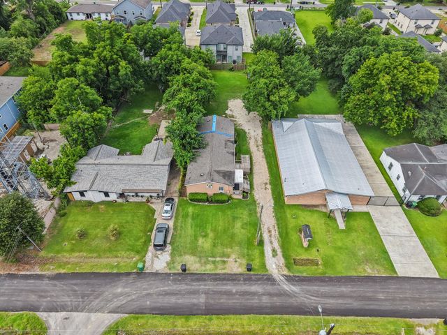 5026 Clover Street, Houston, TX 77033