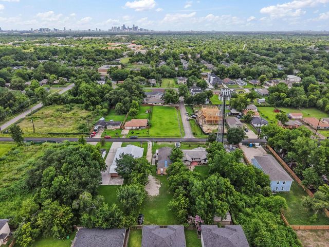 5026 Clover Street, Houston, TX 77033