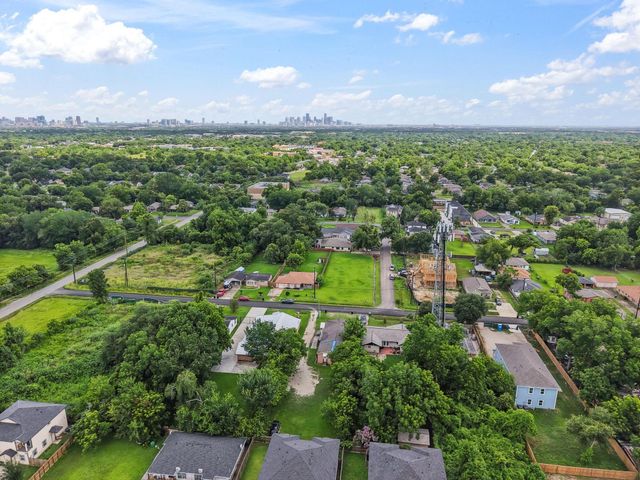 5026 Clover Street, Houston, TX 77033