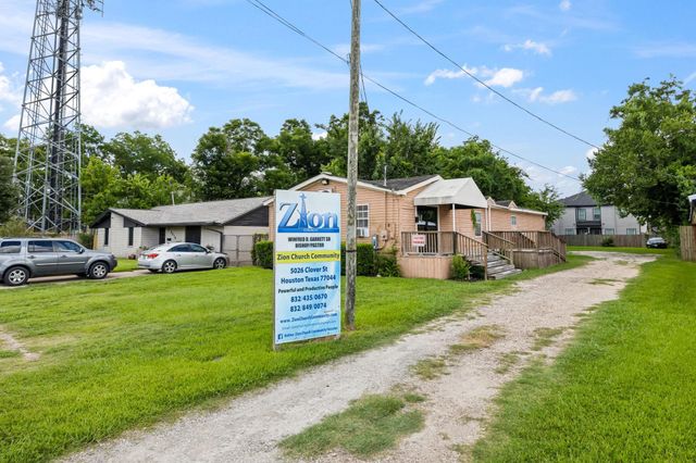 5026 Clover Street, Houston, TX 77033