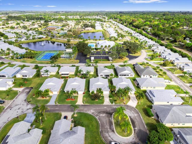 6001 Adonidia Place, Fort Pierce, FL 34982