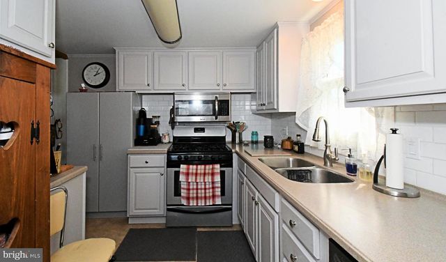 511 FREEHALL ST, Mertztown, PA 19539