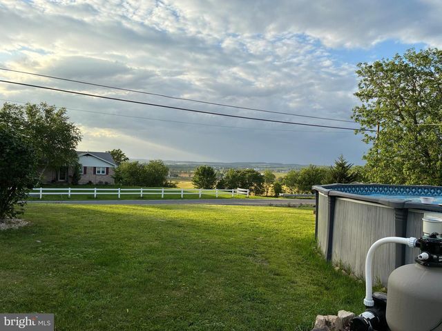 511 FREEHALL ST, Mertztown, PA 19539