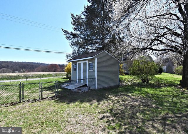 511 FREEHALL ST, Mertztown, PA 19539