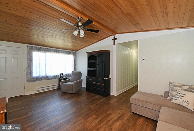 511 FREEHALL ST, Mertztown, PA 19539