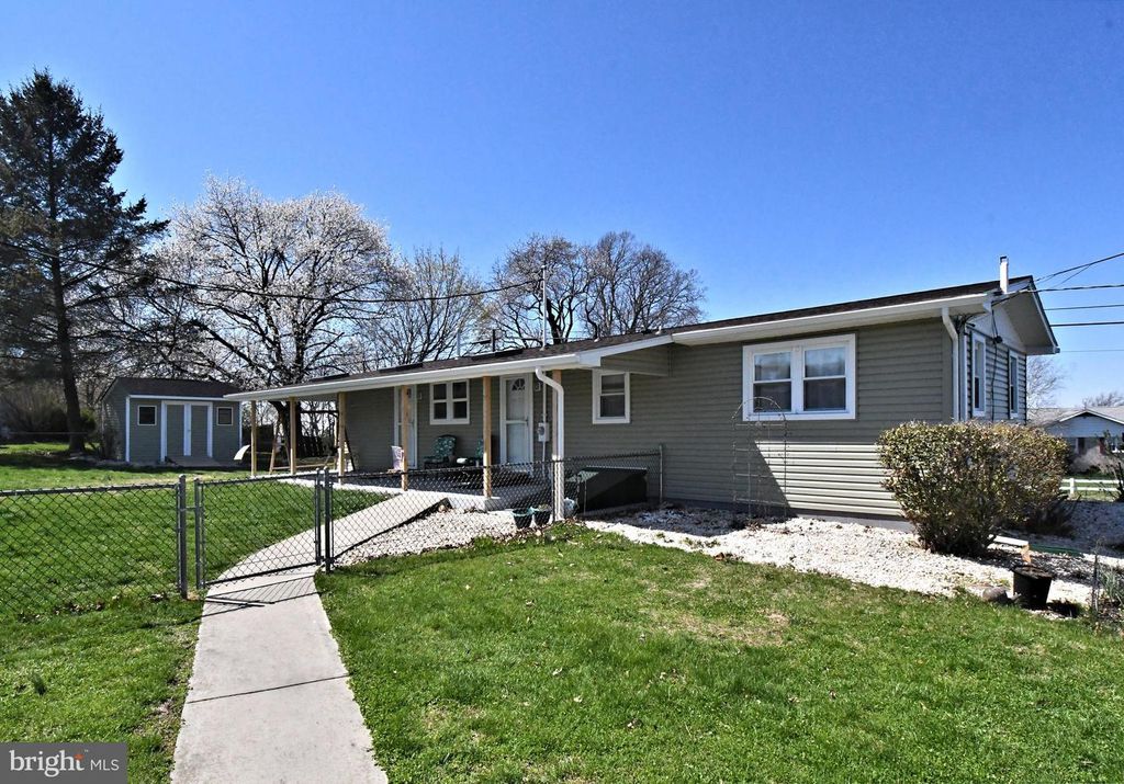 511 FREEHALL ST, Mertztown, PA 19539