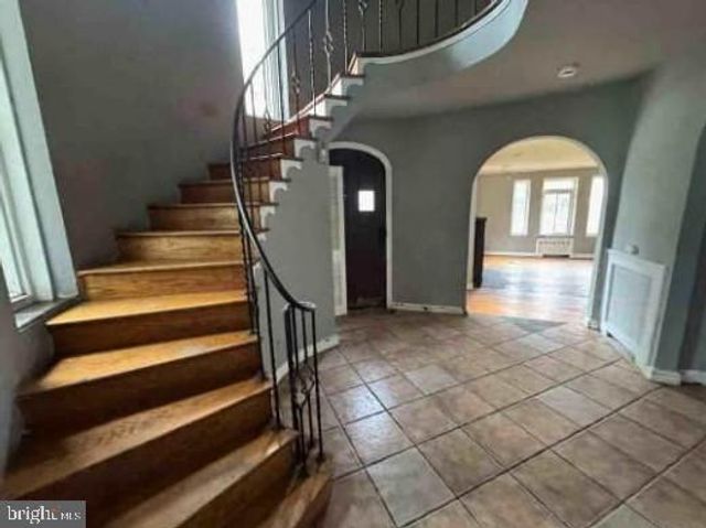 2820 HILLCREST RD, Drexel Hill, PA 19026