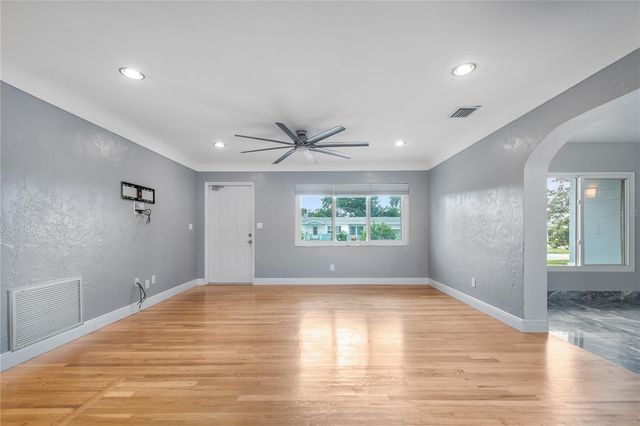 2501 LESLEE LAKE DRIVE N, St Petersburg, FL 33713